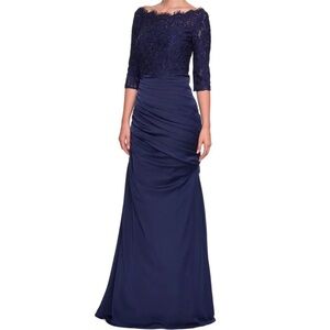 La Femme Navy Mermaid Gown
Size 8 Nwot $639